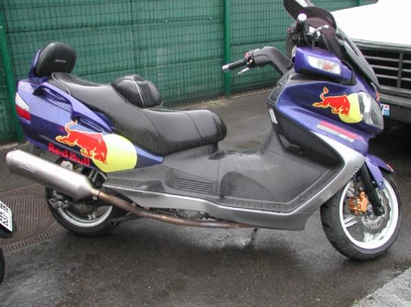 650 BURGMAN RED BULL